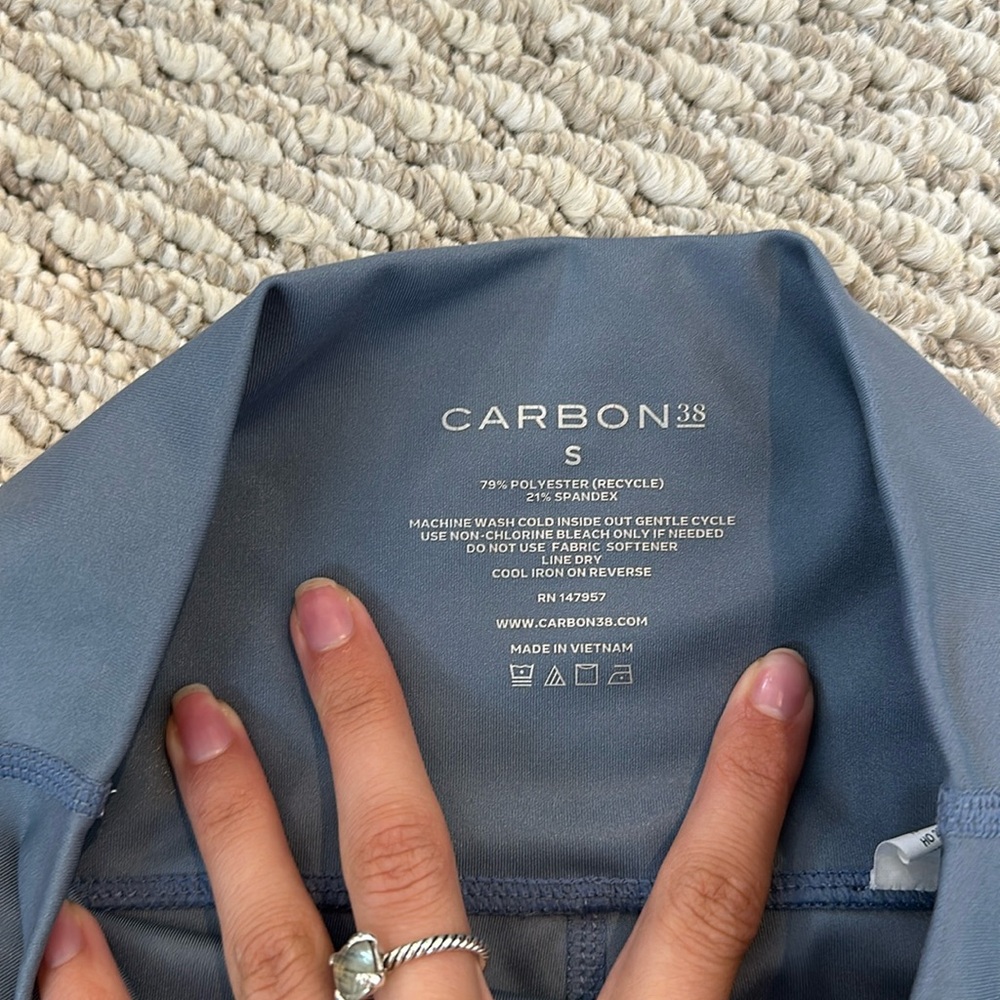 Carbon38 slate blue Takara Shine leggings in 7/8 length! Great condition